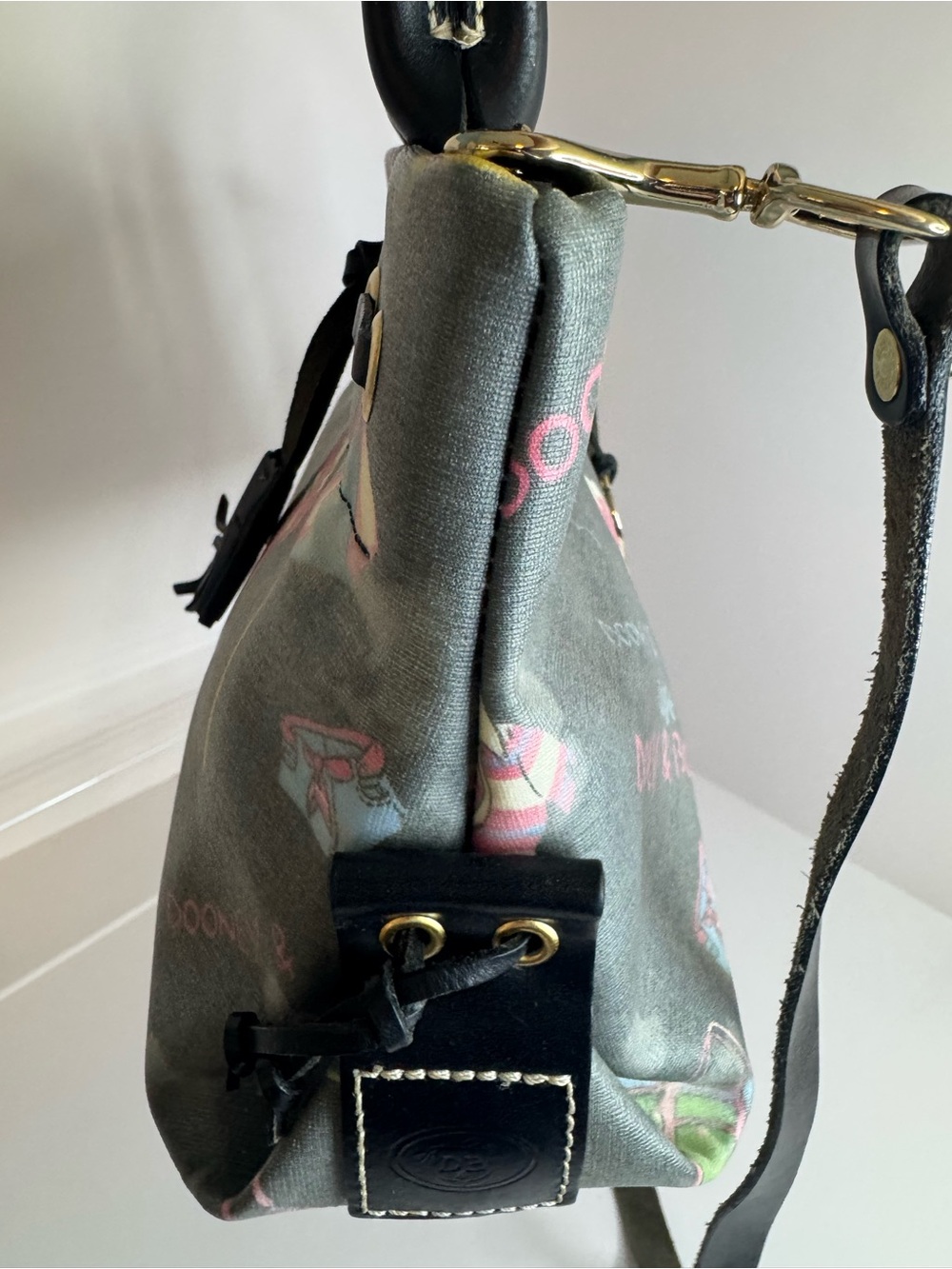 #326 Dooney & Bourke Y2K Summer Beach Tassel Coated Canvas & Leather Two Way Bag - Picture 5 of 14